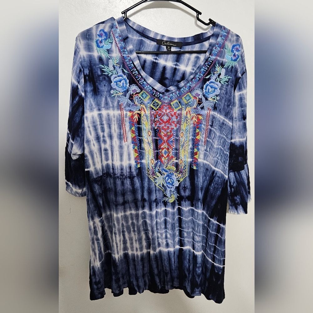 Calessa Womens Tunic Size 1X Blue Tie-Dye Lightweight Tribal Embroidery